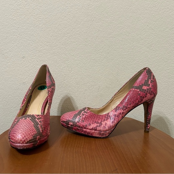 Cole Haan Pink Leather Nike Air Snakeskin Print Chelsea Pink Heel Women's Size 8 - Picture 2 of 12